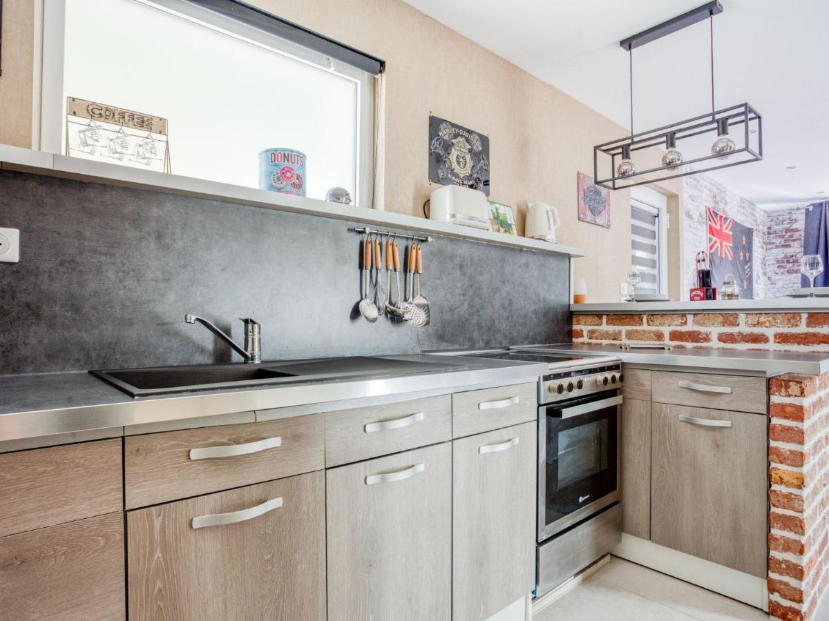 Cosy Apartment In Eperlecques With Fireplace Δωμάτιο φωτογραφία