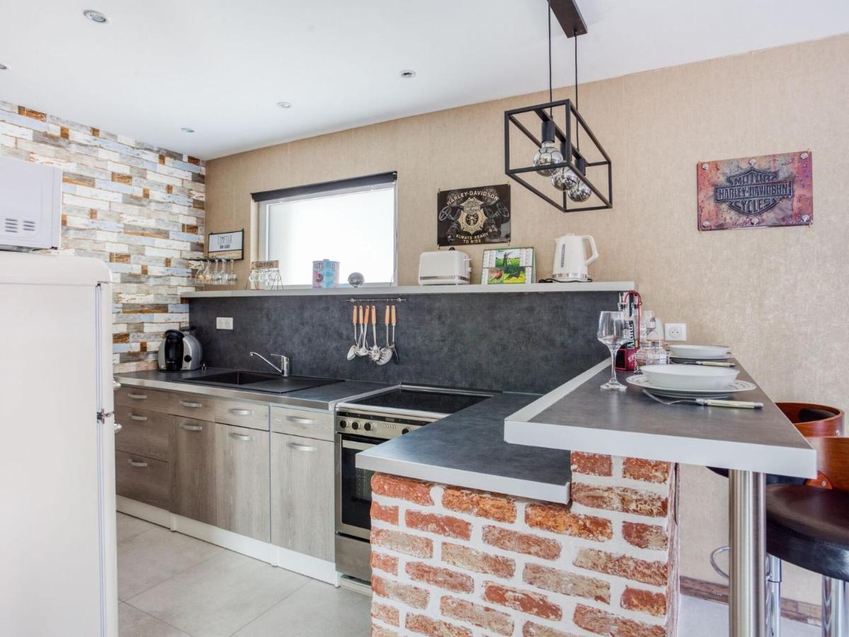 Cosy Apartment In Eperlecques With Fireplace Δωμάτιο φωτογραφία