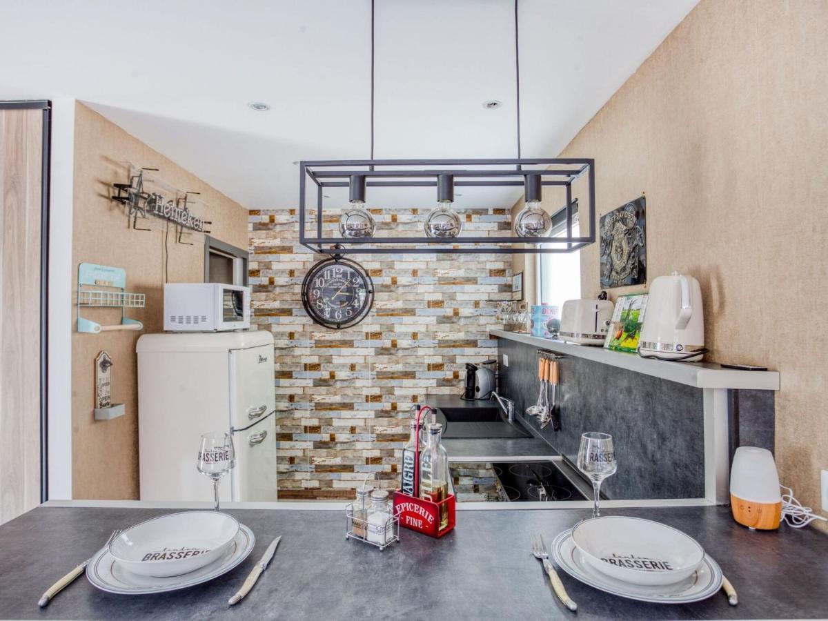 Cosy Apartment In Eperlecques With Fireplace Δωμάτιο φωτογραφία